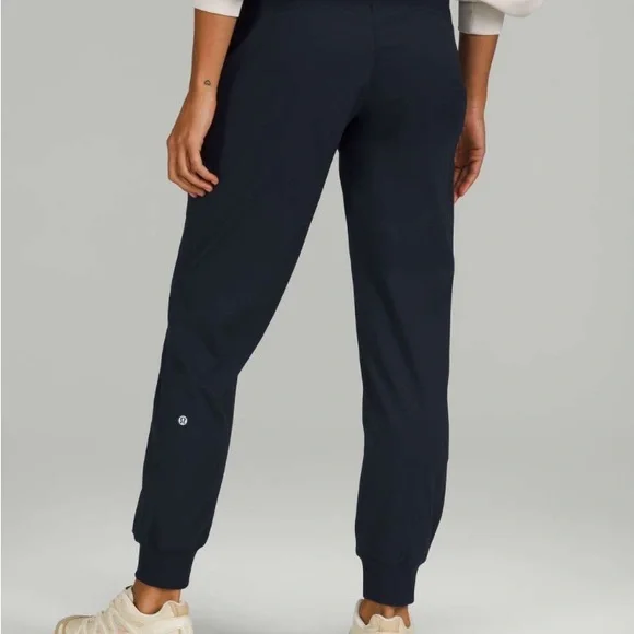 Lululemon Dance Studio Mid-Rise Jogger True Navy size 6 EUC - Picture 2 of 5